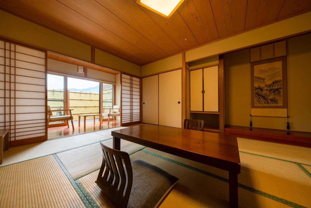 Ryokan Yamanami Yufu Eksteriør billede